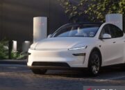 Robotaxi pertama Tesla terlihat mengemudi sendiri jelang peluncuran