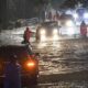 Terpaksa terjang banjir? Ini caranya agar mobil terhindar “hydro lock”
